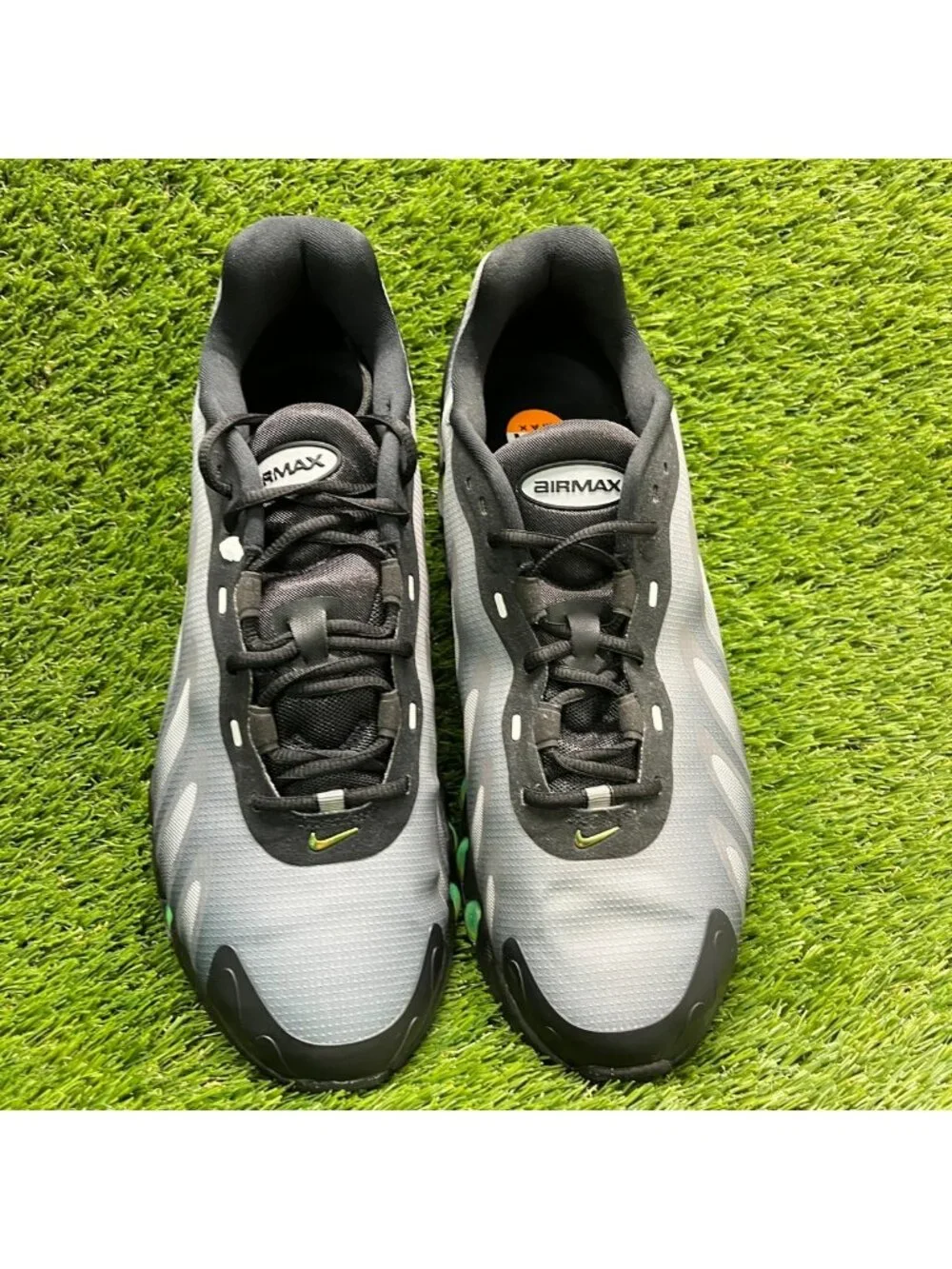 Nike Air Max DN8 Mens Size 10.5 Black Gray Green Athletic Running Shoes Sneakers